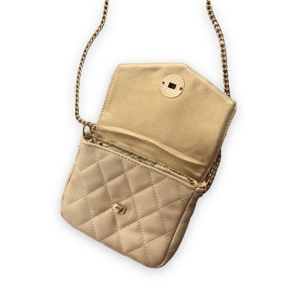 Cream Quilted Crossbody Bag with Gold Chain Strap - Picture 4 of 7